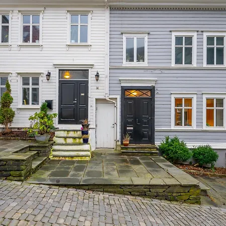 Modern In 1840-building At Nordnes 公寓 *