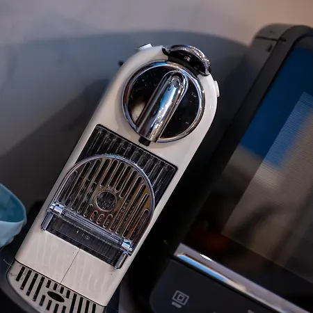 Modern In 1840-building At Nordnes アパート